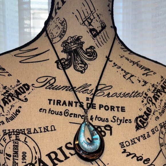 Blue Artisan Art Glass Handmade Pendant and Cream Floral Pendant Necklace Set - Picture 8 of 10